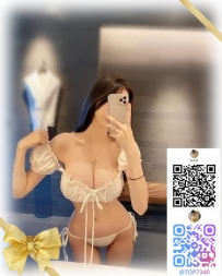 彼女は丁寧で親切な対応をし