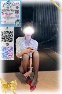 セクシーな美脚と気品漂う雰囲気