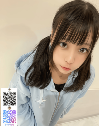 じっと目を合わせてくる瞬間はどこか小悪魔