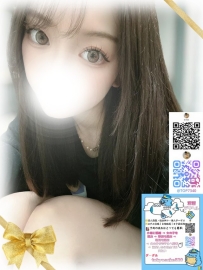 コンビニ店員として働きながら