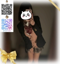 彼女は馬尾のロリー系で