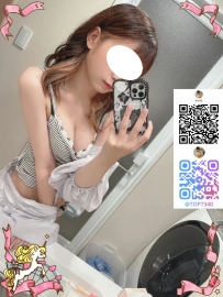 小柄で可愛らしい秘書ですが