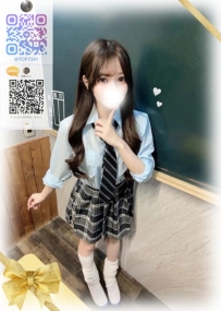 色白で細身の体型です