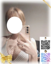 美結里は清純な外見に