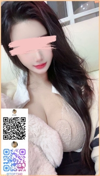 高身長でグラマラスな美女