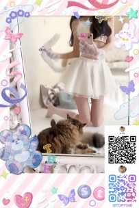 小柄で甘い雰囲気の学生系美少女