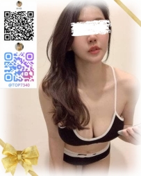 透き通るような白い肌