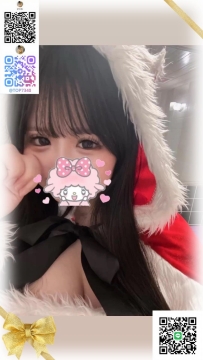 小悪魔のような魅惑的な瞳で見つめられ