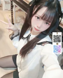 昼間はペットショップで小動物たちと戯れる癒し系の柚月ちゃん