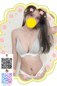 彼女の振る舞いは優雅で