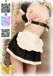 ハリのあるピンク色の乳首と