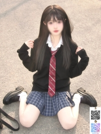 まさに青春ど真ん中♡ ナチュラルメイクとストレートロングが似合う