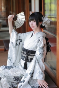 京都の大学から東京に戻ってきたばかりの里菜ちゃん